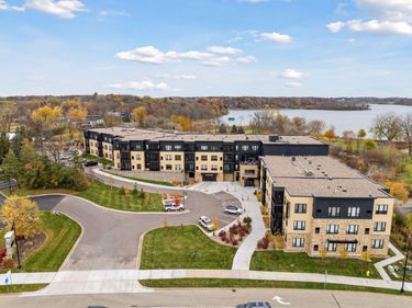1948 W Wayzata Boulevard, Unit 105, Long Lake, MN 55356
