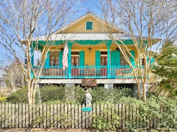 901 MAIN Street, Madisonville, LA 70447