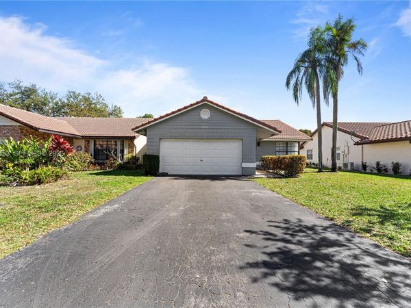 2915 NW 95th Ave, Coral Springs, FL 33065