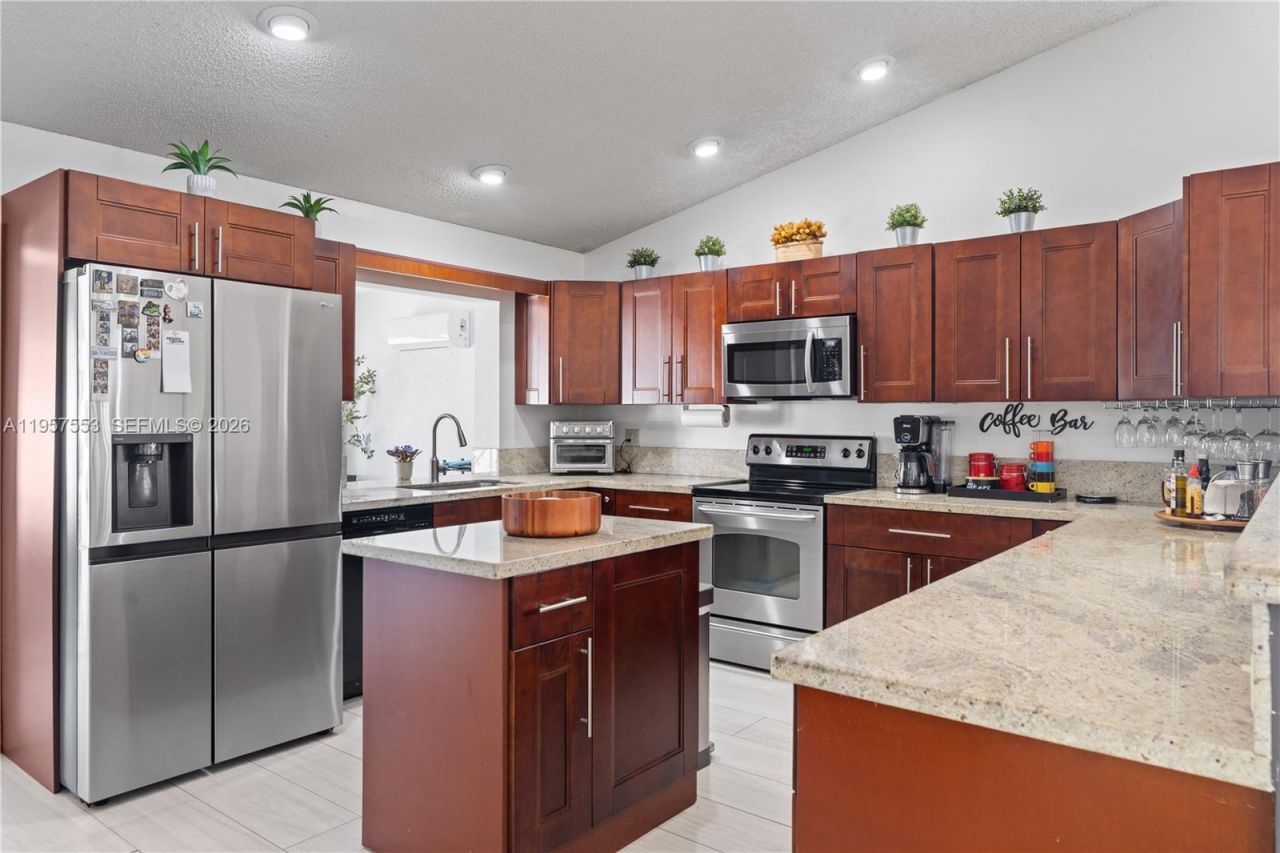 2915 NW 95th Ave, Coral Springs, FL 33065 Photo