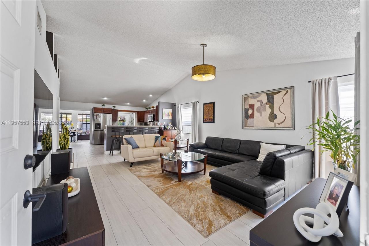 2915 NW 95th Ave, Coral Springs, FL 33065 Photo