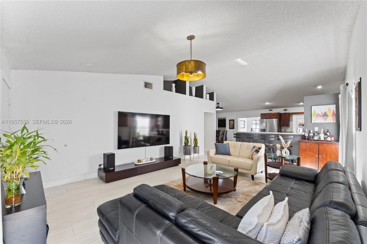 2915 NW 95th Ave, Coral Springs, FL 33065 Photo