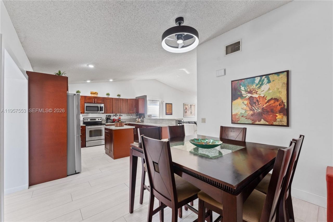 2915 NW 95th Ave, Coral Springs, FL 33065 Photo