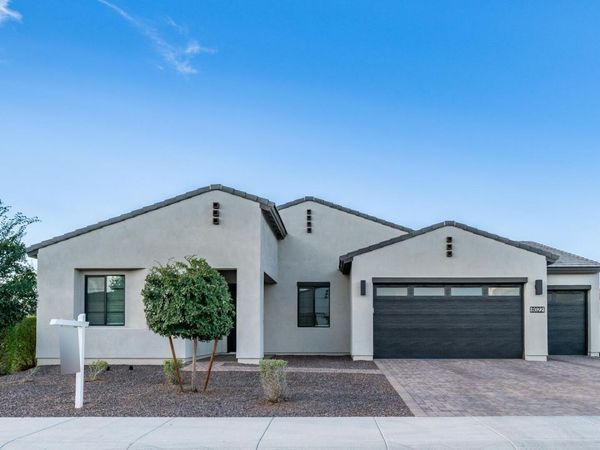 8022 W NORTHVIEW Avenue, Glendale, AZ 85303
