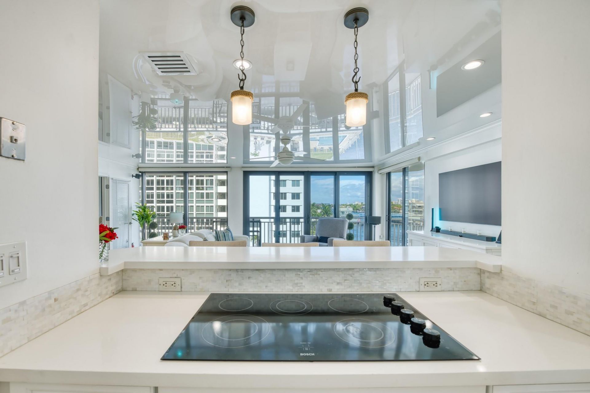 3100 NE 48th Street, Unit 412, Fort Lauderdale, FL 33308 Photo