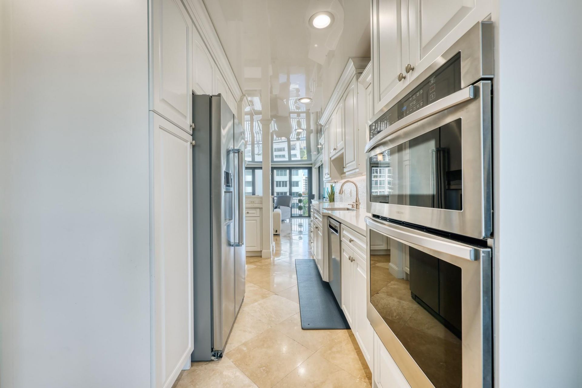 3100 NE 48th Street, Unit 412, Fort Lauderdale, FL 33308 Photo