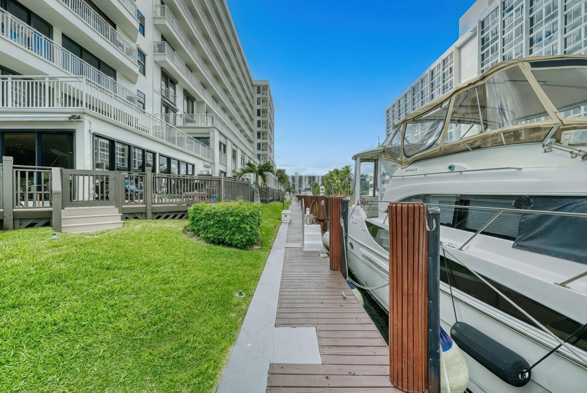 3100 NE 48th Street, Unit 412, Fort Lauderdale, FL 33308 Photo