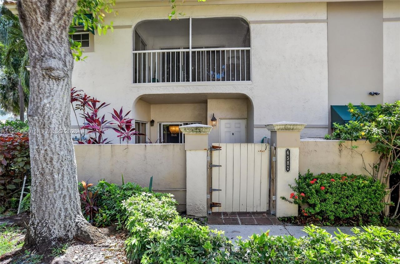 6582 Via Regina, Unit 6582, Boca Raton, FL 33433 Photo