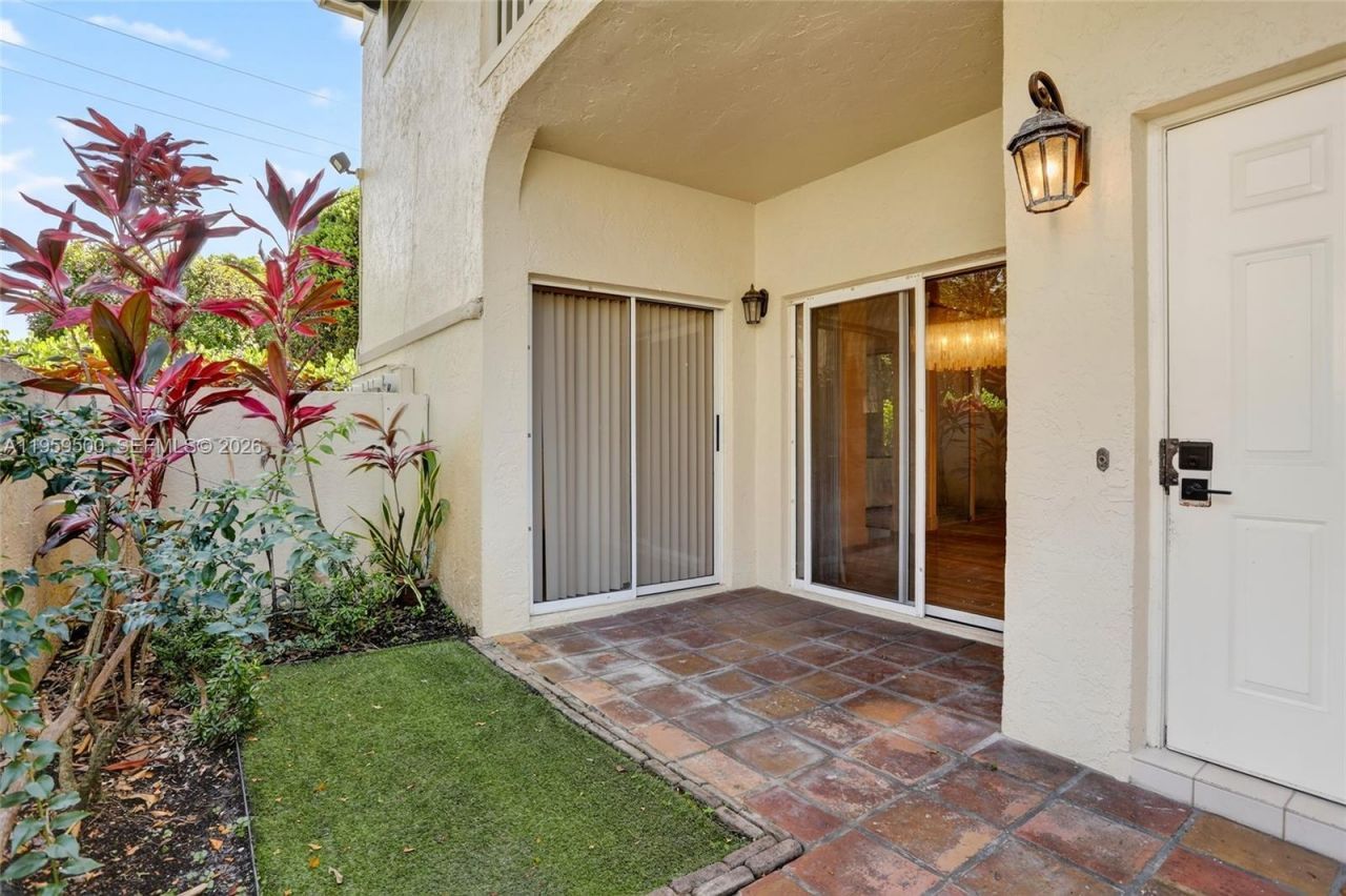 6582 Via Regina, Unit 6582, Boca Raton, FL 33433 Photo