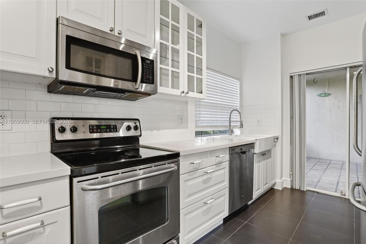 6582 Via Regina, Unit 6582, Boca Raton, FL 33433 Photo