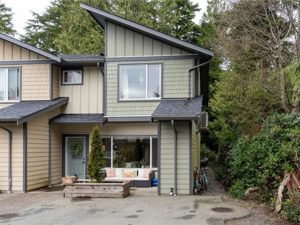 625 Hellesen Dr, Unit 6, Tofino, BC V0R 2Z0