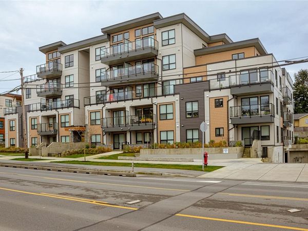 4030 Shelbourne St, Unit 203, Saanich, BC V8N 3E4