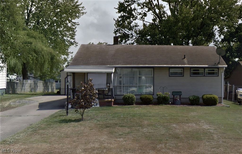 521 Powers Avenue, Girard, OH 44420 Main Photo