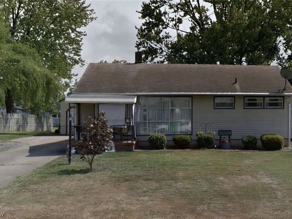 521 Powers Avenue, Girard, OH 44420