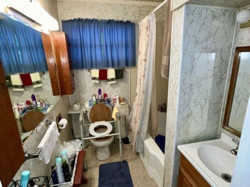 521 Powers Avenue, Girard, OH 44420 Photo 12