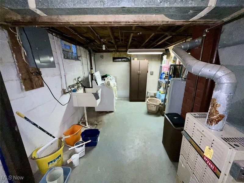 521 Powers Avenue, Girard, OH 44420 Photo 17