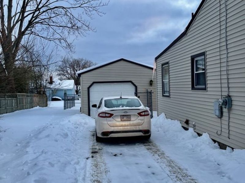 521 Powers Avenue, Girard, OH 44420 Photo 2