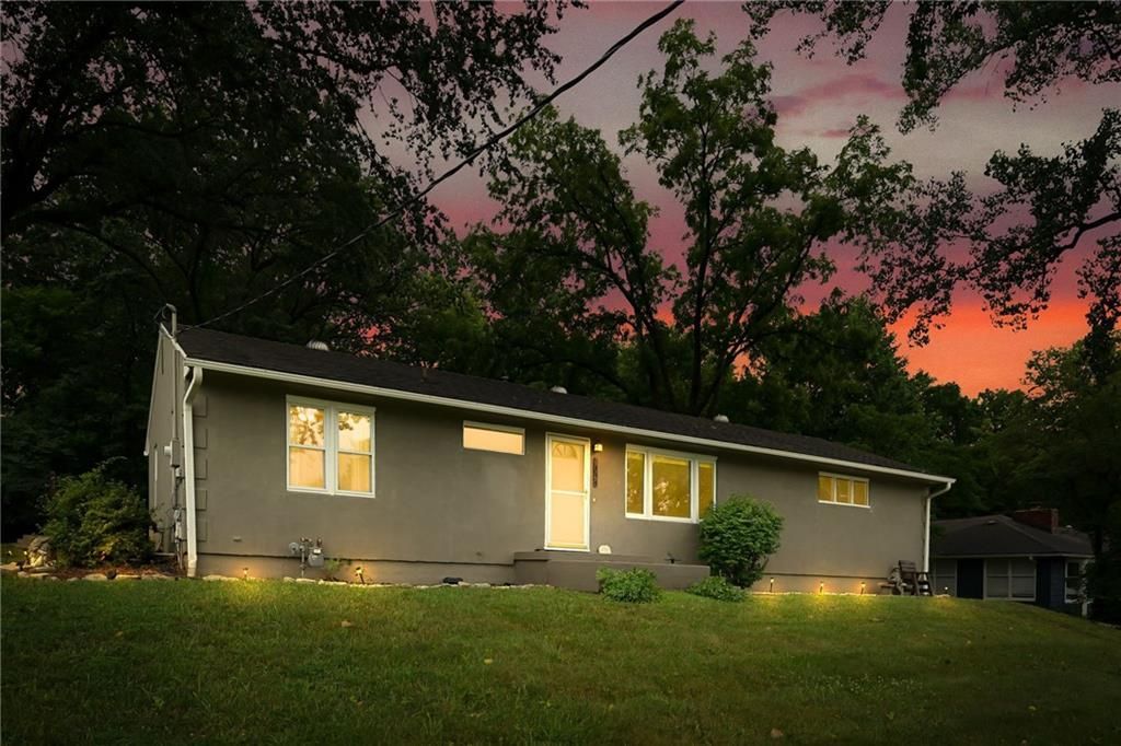 8000 NW Potomac Street, Weatherby Lake, MO 64152 Main Photo