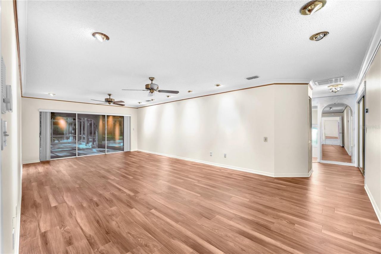 2545 Mason Oaks Drive, Valrico, FL 33596 Photo