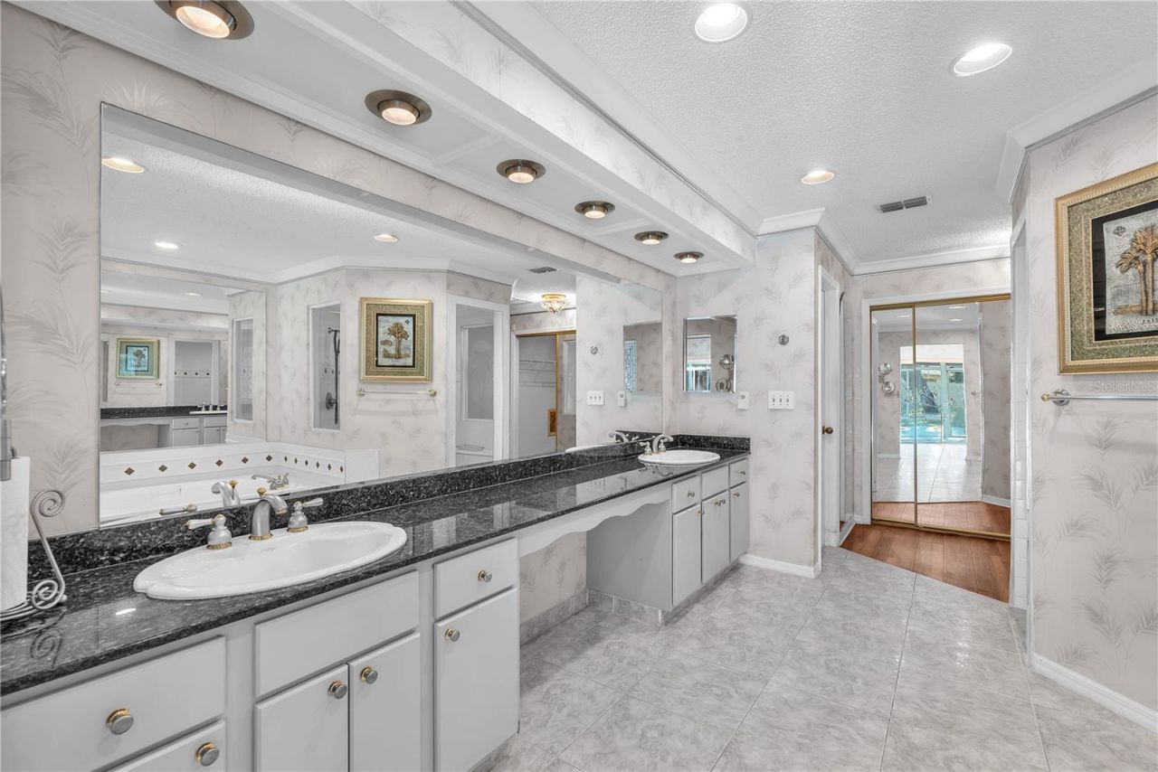 2545 Mason Oaks Drive, Valrico, FL 33596 Photo