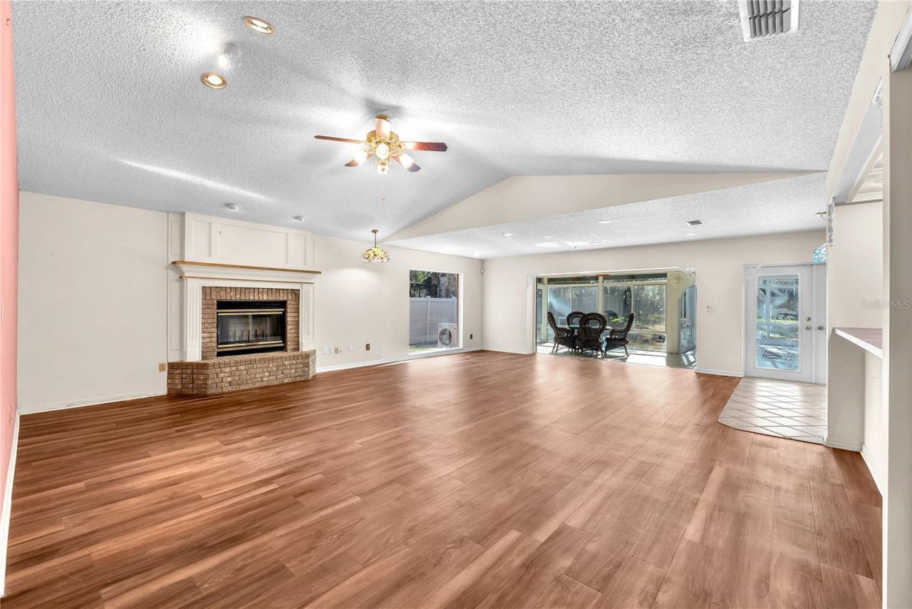 2545 Mason Oaks Drive, Valrico, FL 33596 Photo