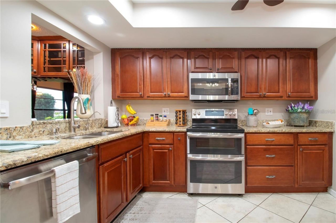 1934 New Bedford Drive, Sun City Center, FL 33573 Photo