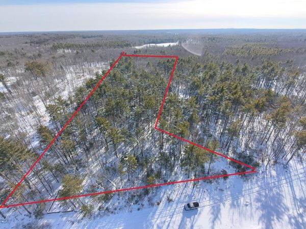 2 New Road , Lyman, ME 04002