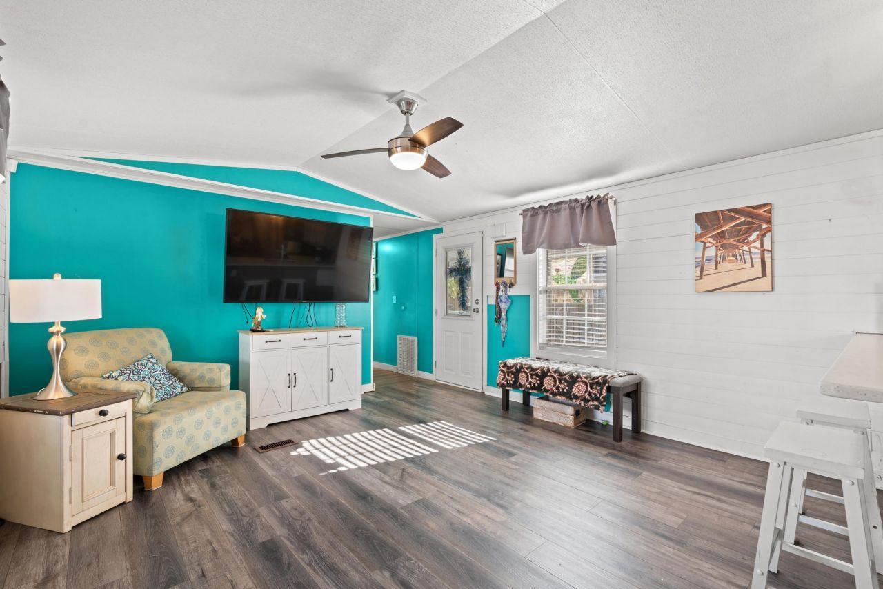 77 Offshore Dr. Photo 7