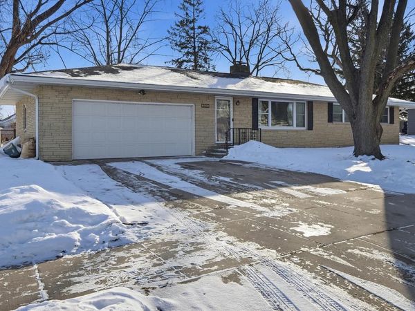 1443 Buena Vista DRIVE, Sun Prairie, WI 53590