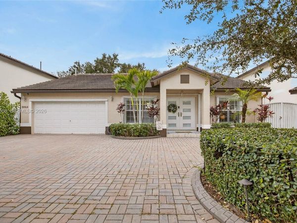 8864 NW 189th Ter, Hialeah, FL 33018