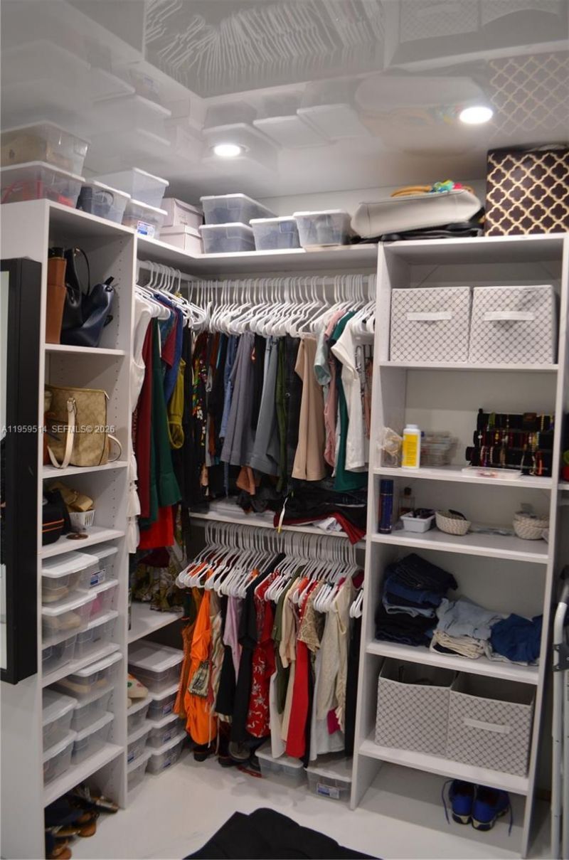 9682 Fontainebleau Blvd, Unit 203, Miami, FL 33172 Photo