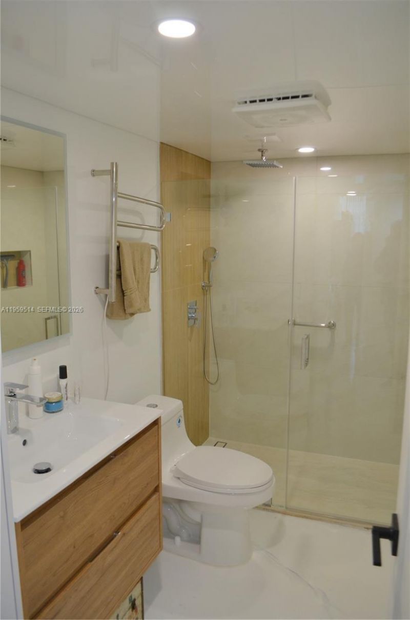 9682 Fontainebleau Blvd, Unit 203, Miami, FL 33172 Photo