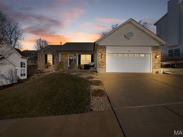 1375 Mosswoods Drive , Fenton, MO 63026