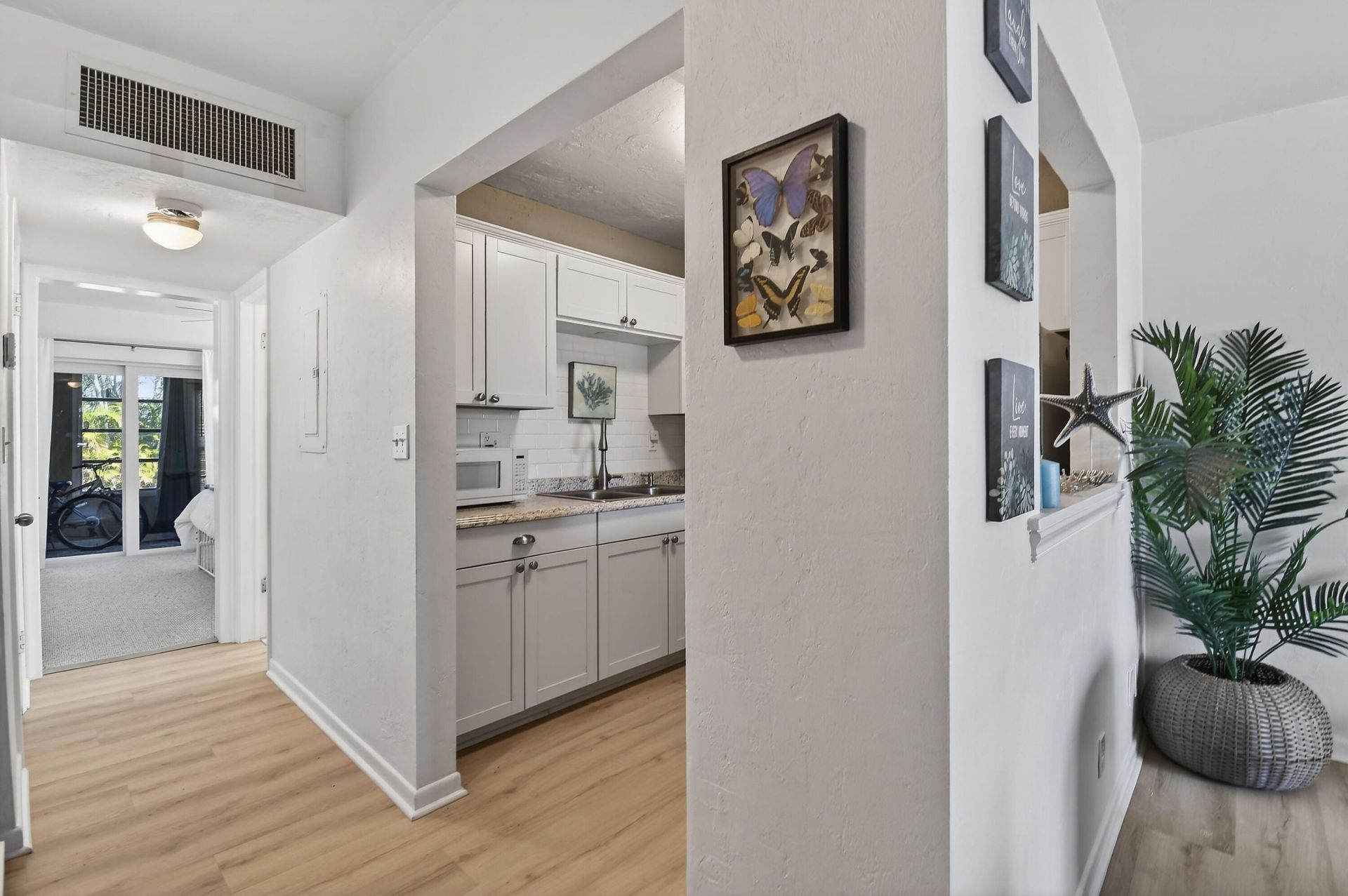 2286 Lake Osborne Drive, Unit Apt. 4, Lake Worth Beach, FL 33461 Photo