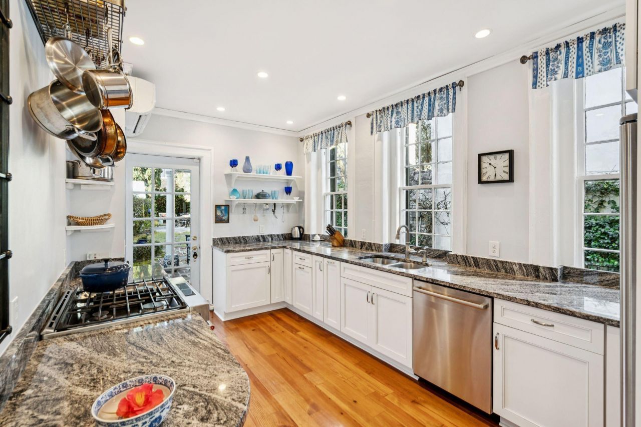 79 Church Street Photo 19