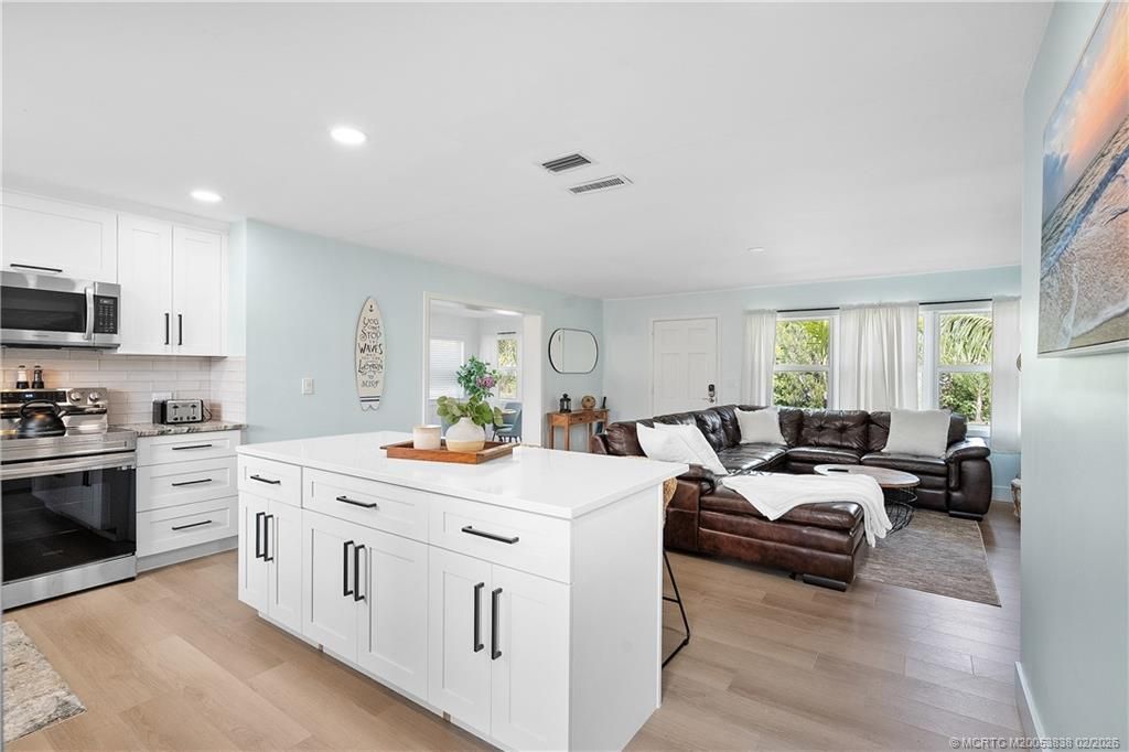 901 SE Madison Avenue, Stuart, FL 34996 Photo