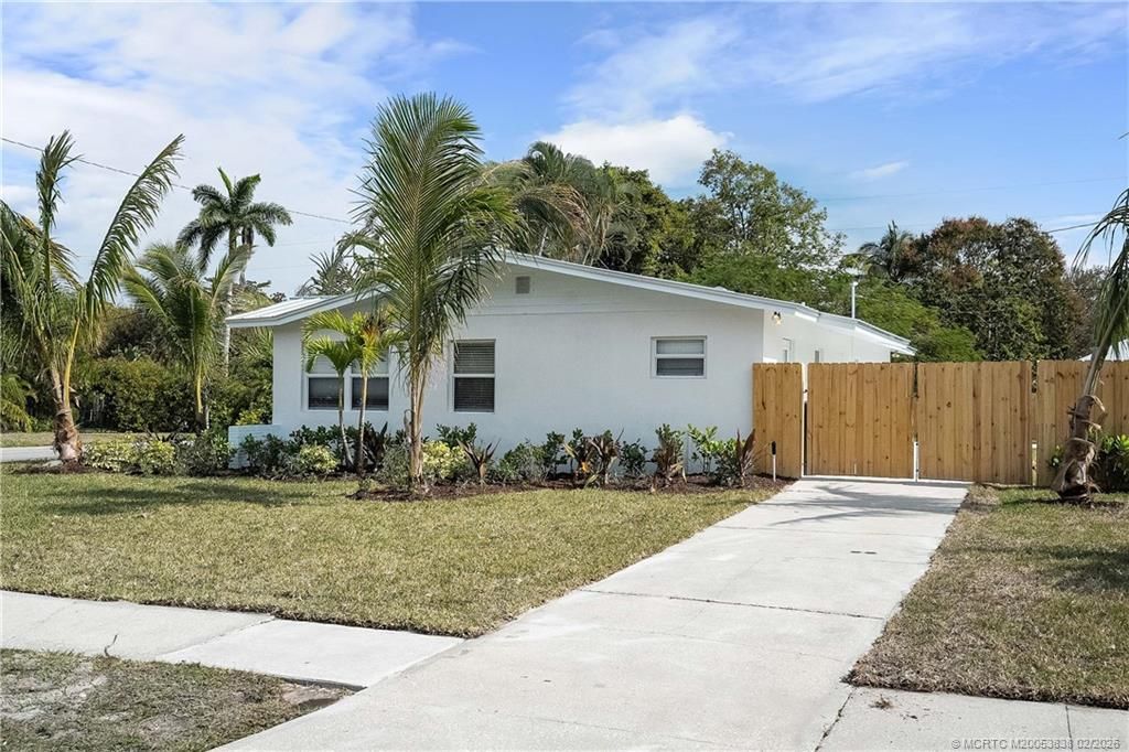 901 SE Madison Avenue, Stuart, FL 34996 Photo