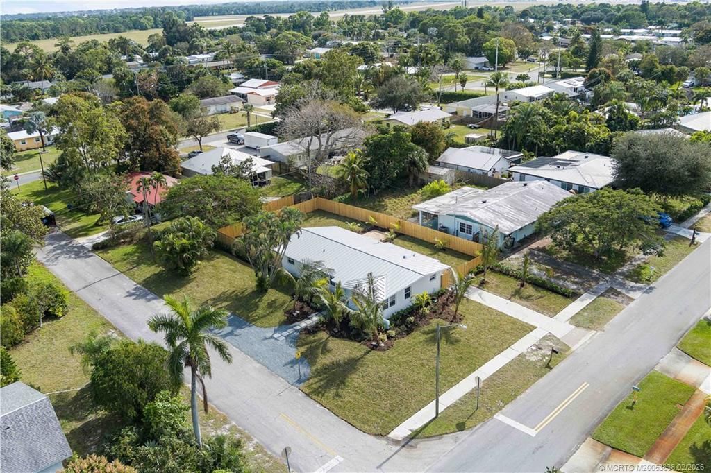 901 SE Madison Avenue, Stuart, FL 34996 Photo