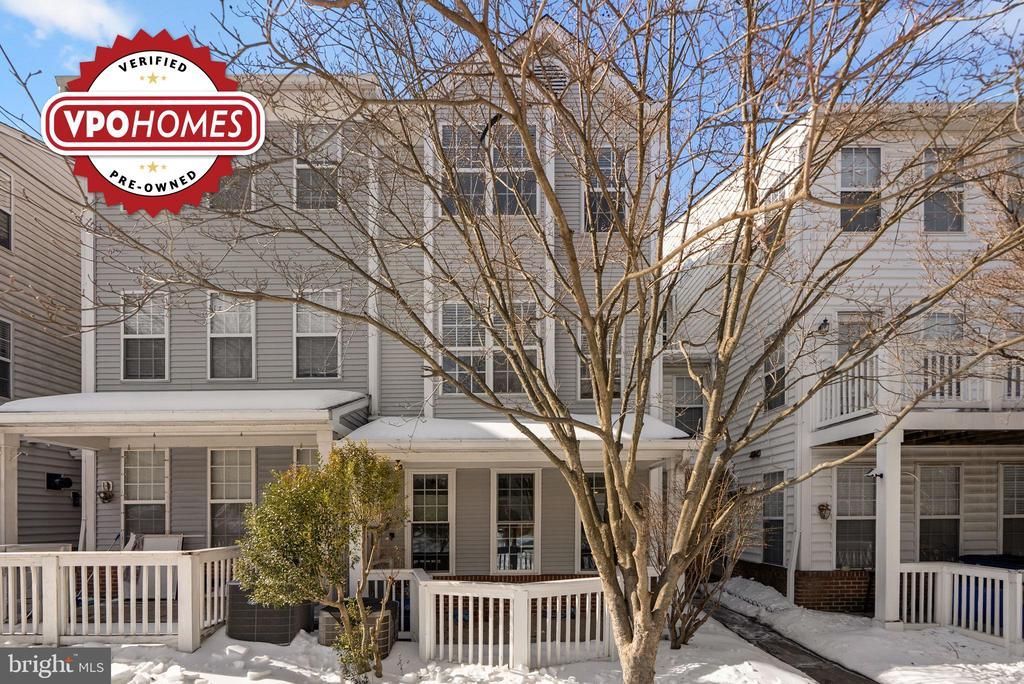 12 Crusader Court, Germantown, MD 20874 Main Photo