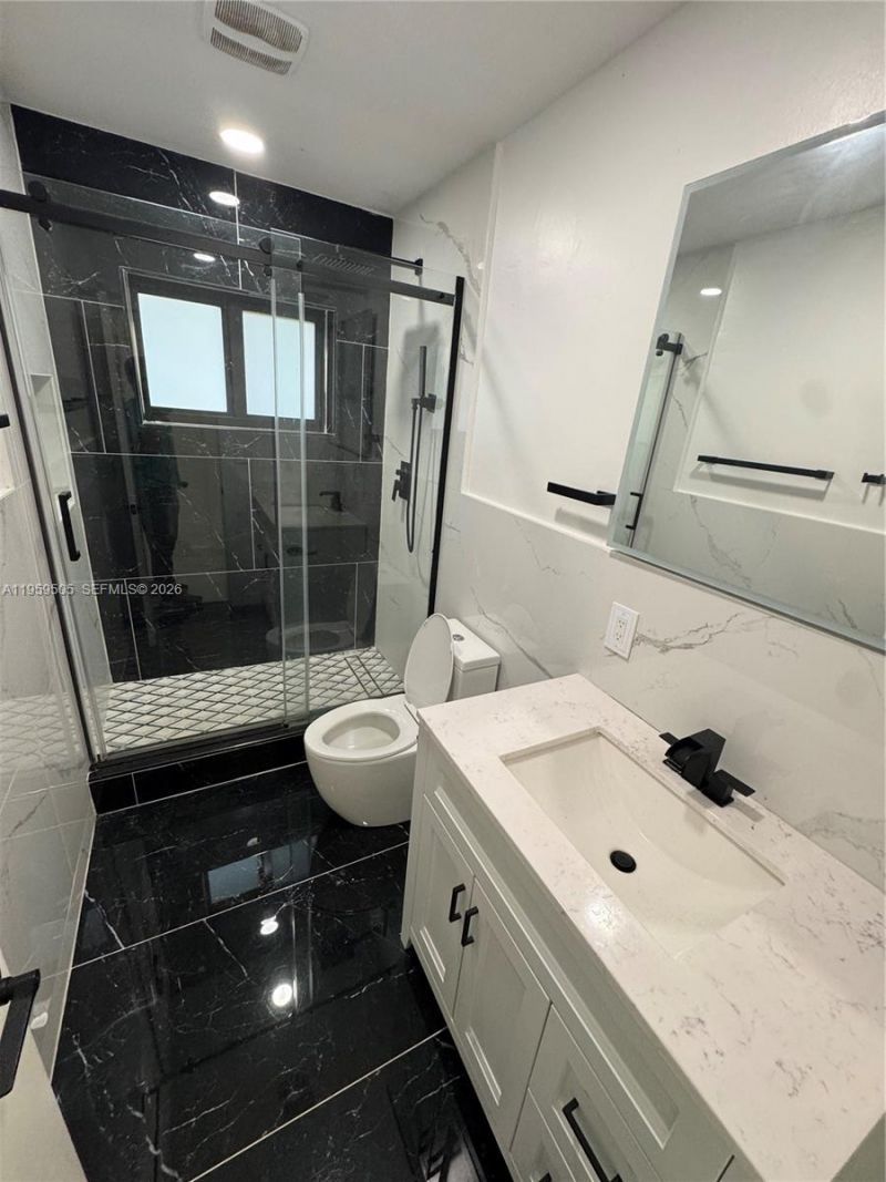 19530 SW 210th St, Miami, FL 33187 Photo