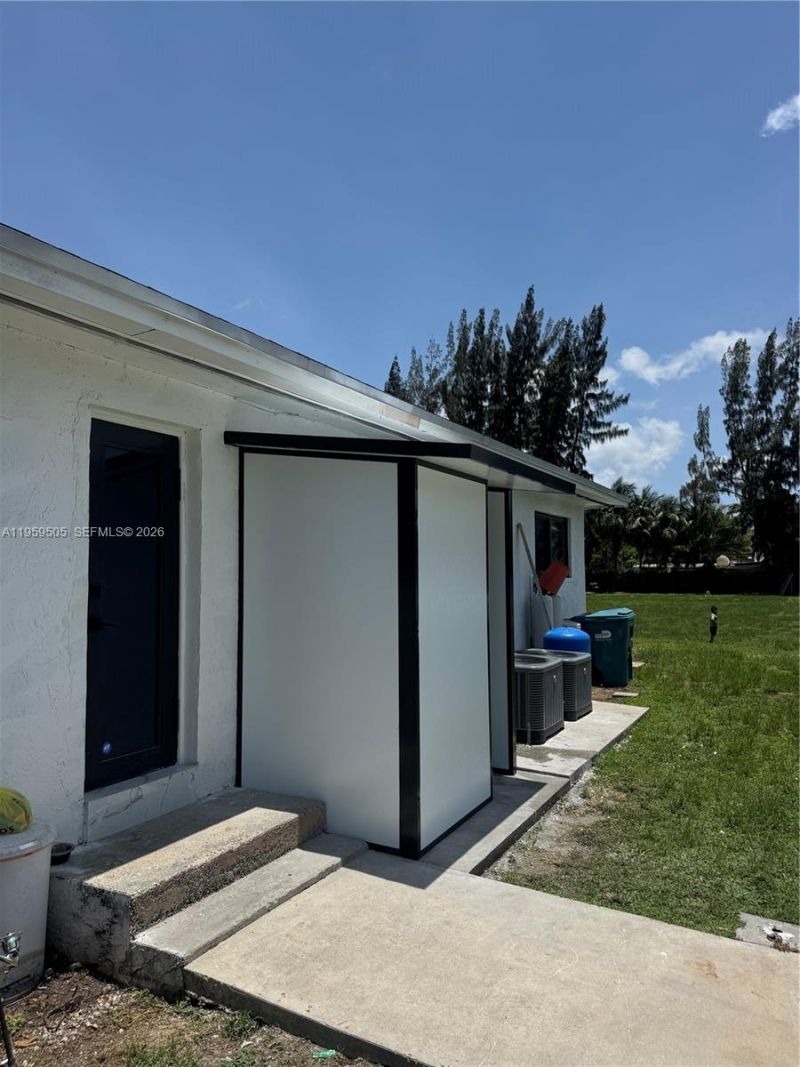 19530 SW 210th St, Miami, FL 33187 Photo