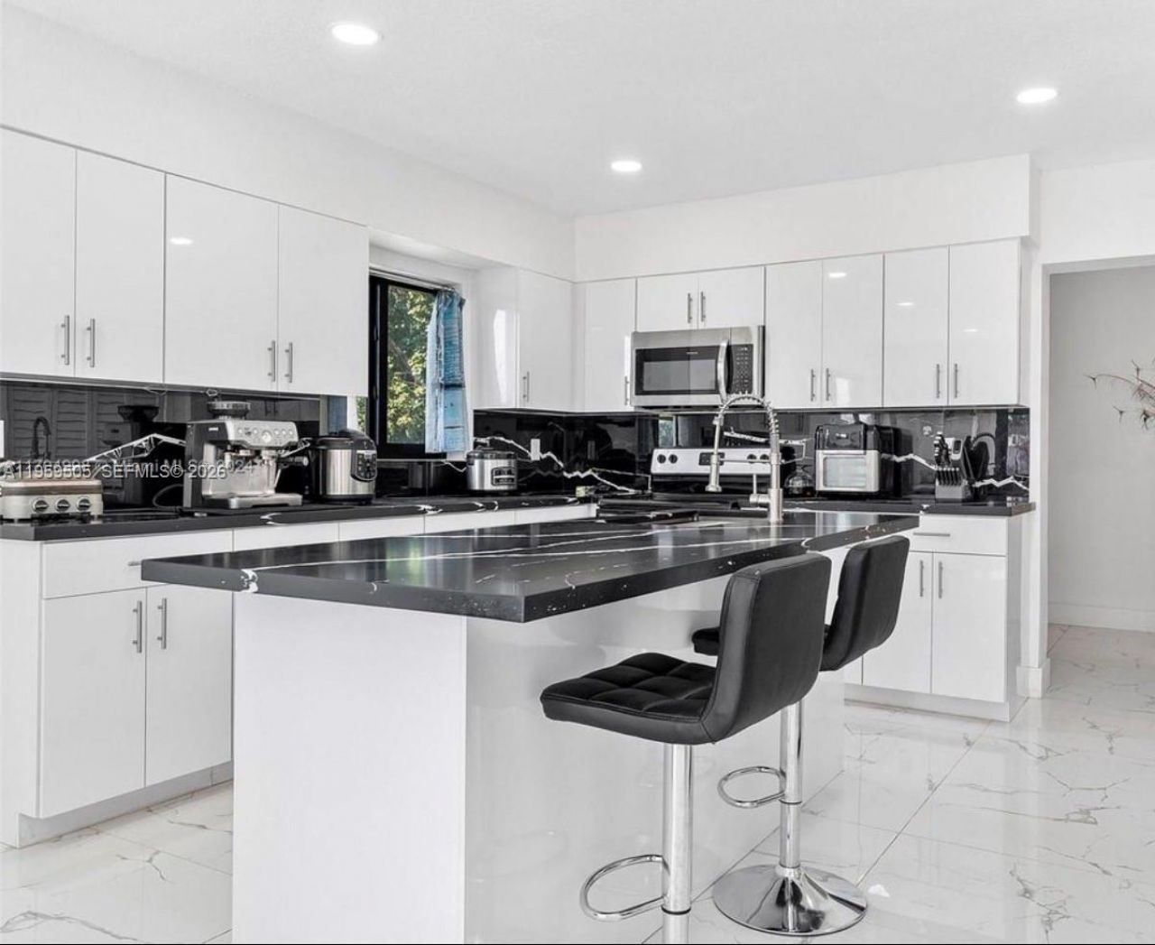 19530 SW 210th St, Miami, FL 33187 Photo