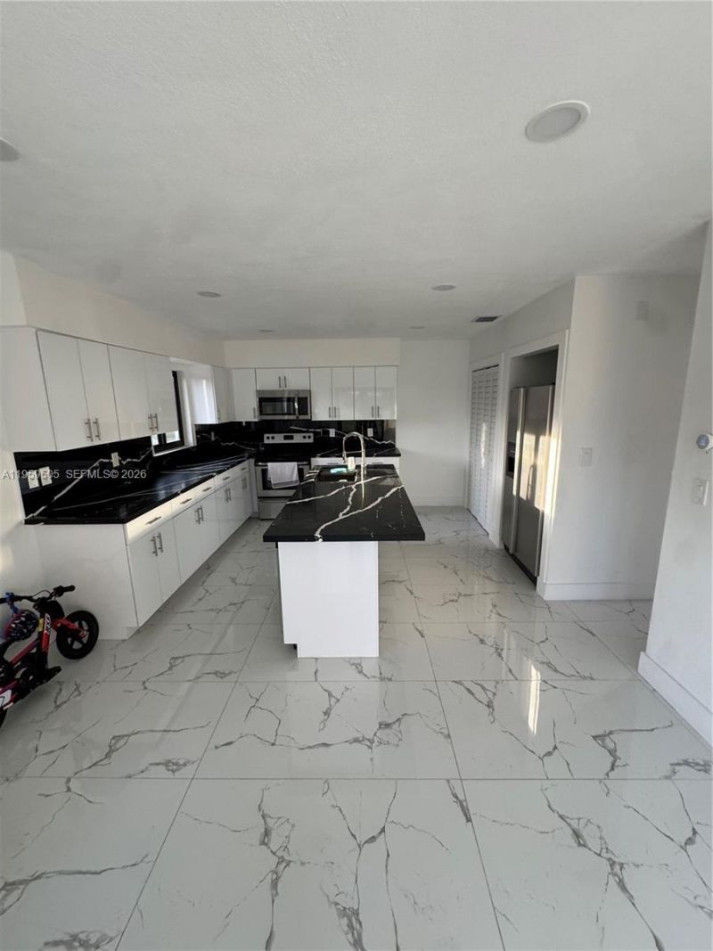 19530 SW 210th St, Miami, FL 33187 Photo