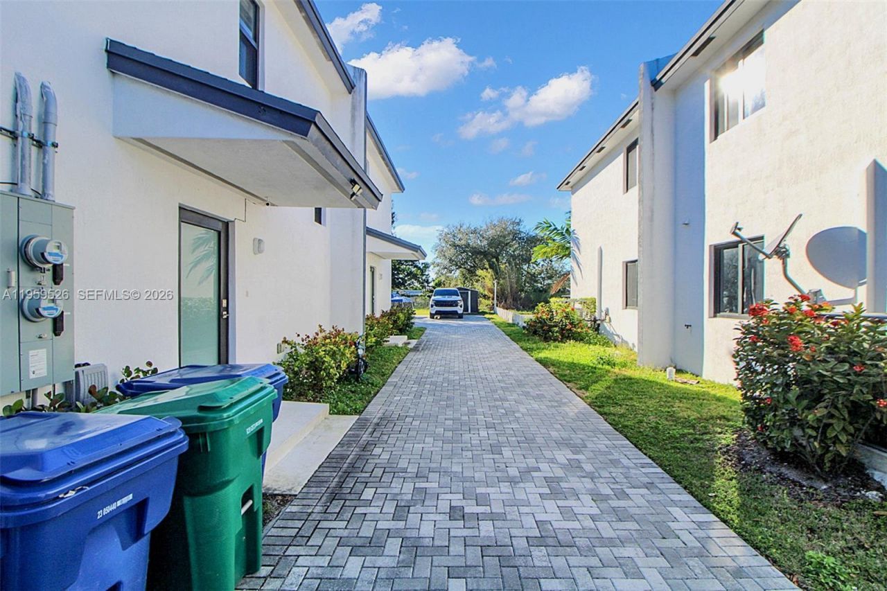 21226-21230 SW 119th Ave, Miami, FL 33177 Photo