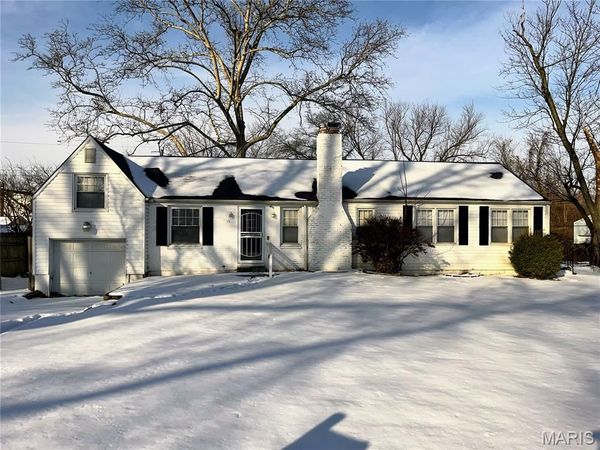 1587 Farmview Avenue , St Louis, MO 63138