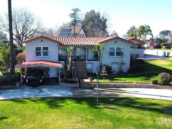 2880 N Inyo Street, Bakersfield, CA 93305