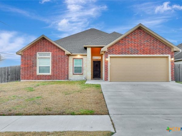 102 Tiki Court, Victoria, TX 77904