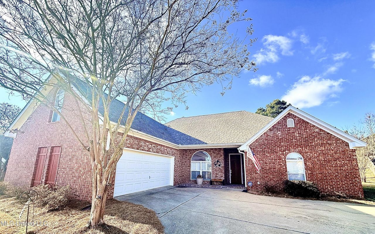103 Oak Meadow Drive, Clinton, MS 39056 Main Photo