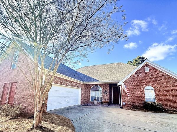 103 Oak Meadow Drive, Clinton, MS 39056