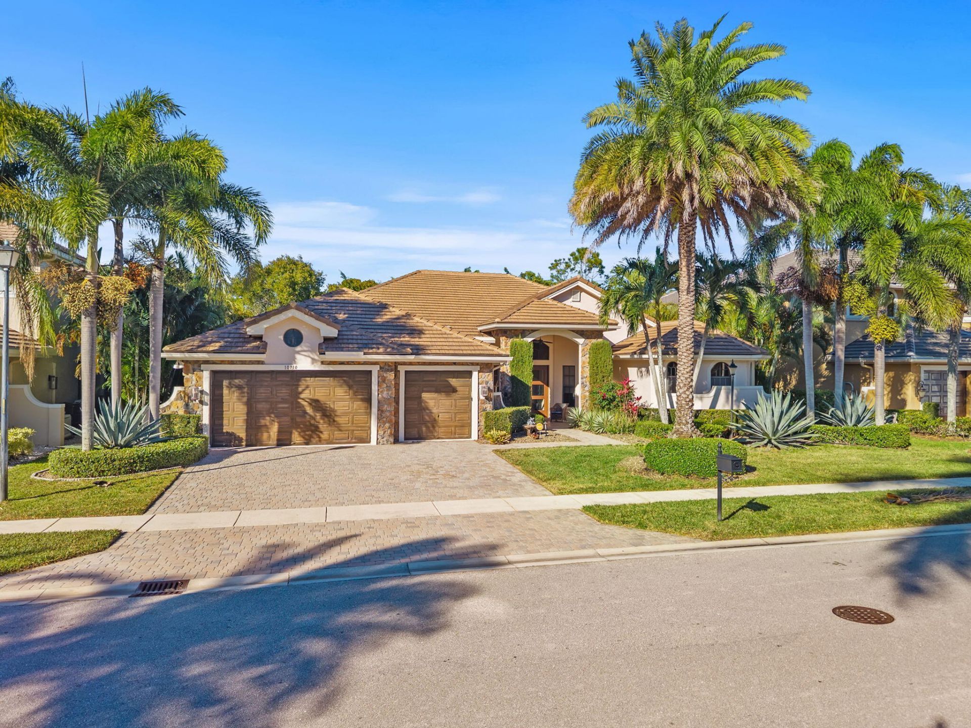 10710 Versailles Boulevard, Wellington, FL 33449 Photo